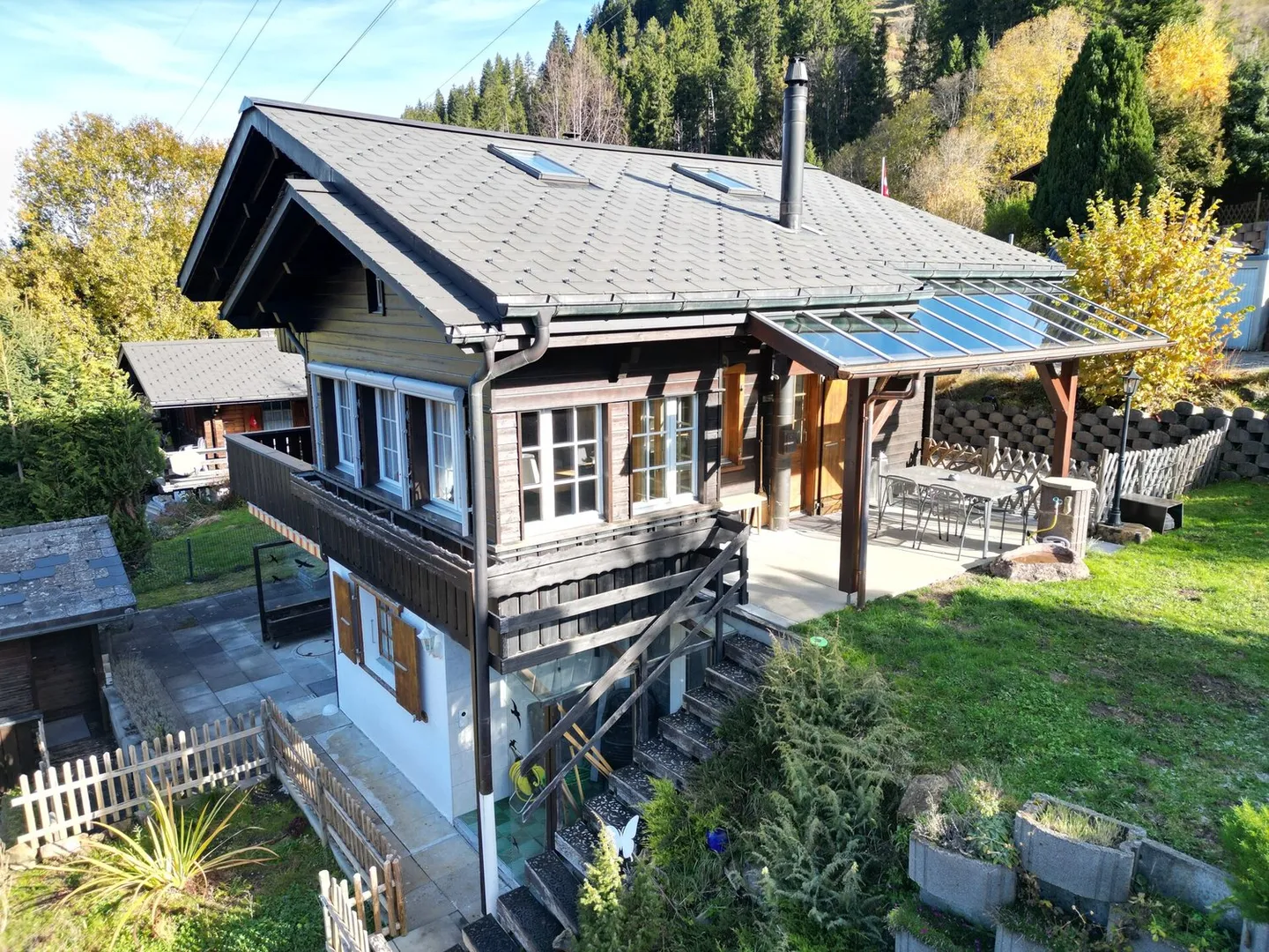 Chalet house with a guest apartment and wellness oasis - Photo 3 of 13