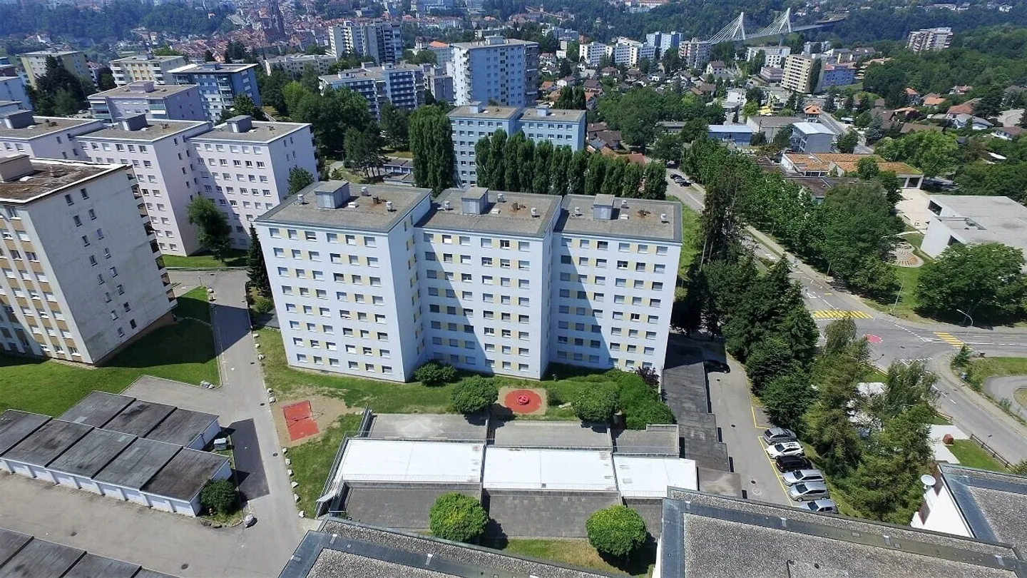 Bellissimo appartamento di 4.5 stanze sulle alture di Friburgo - Foto 3 di 13