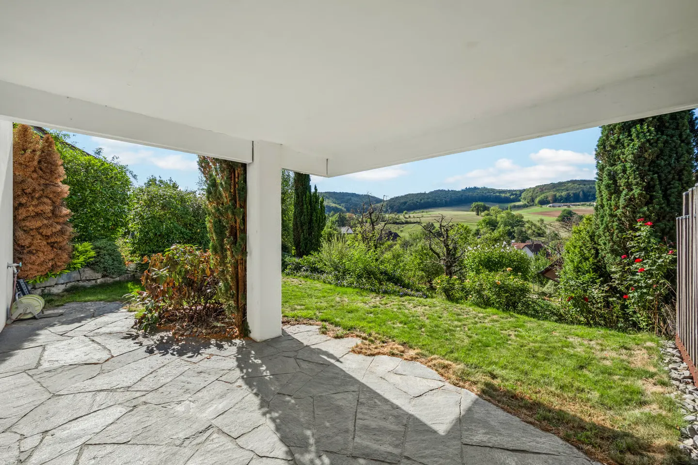 Quietly located, high up: Single-family house with panoramic view - Photo 9 of 13