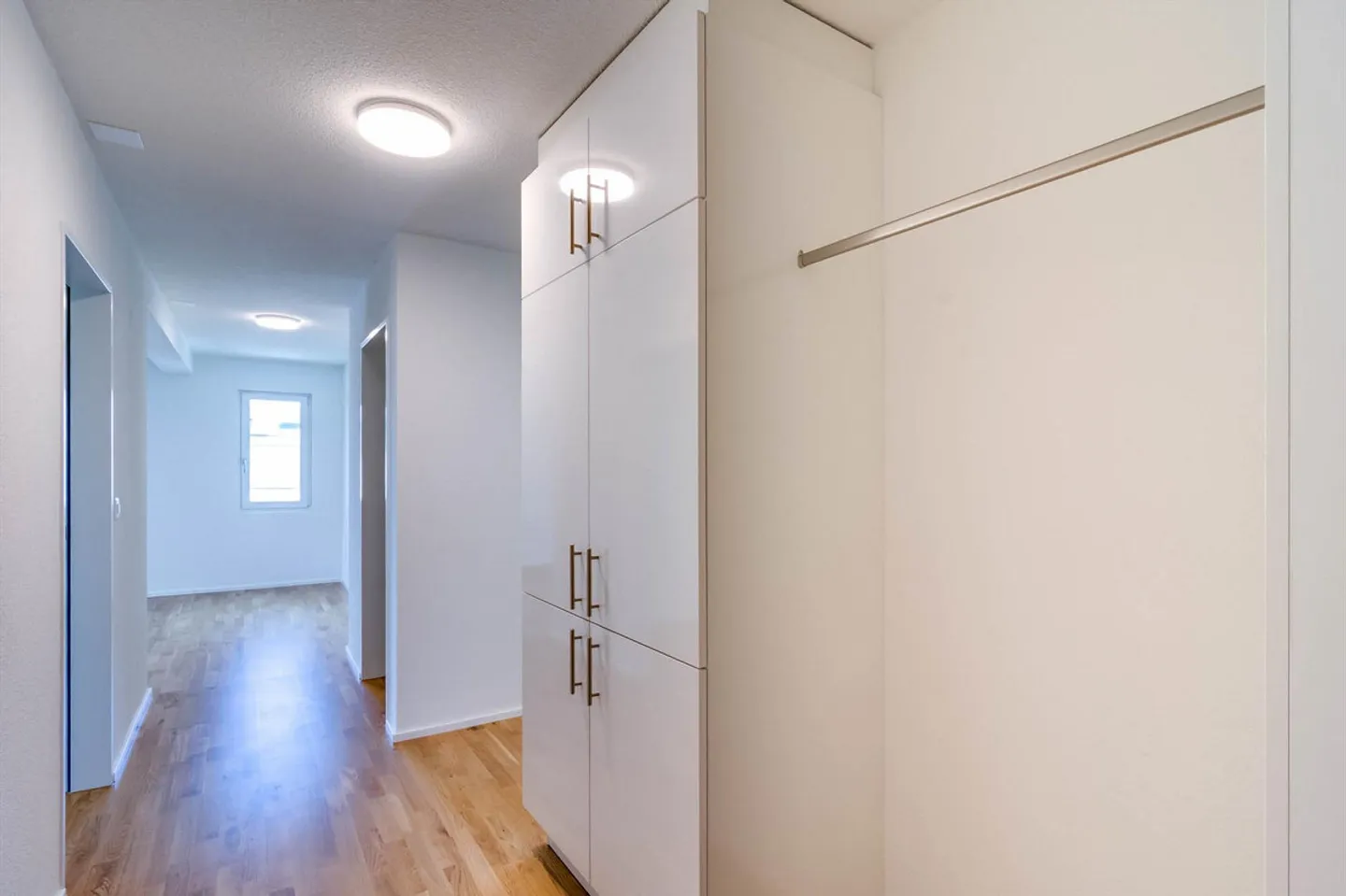 3½ Room Apartment with Great View - Photo 4 of 8