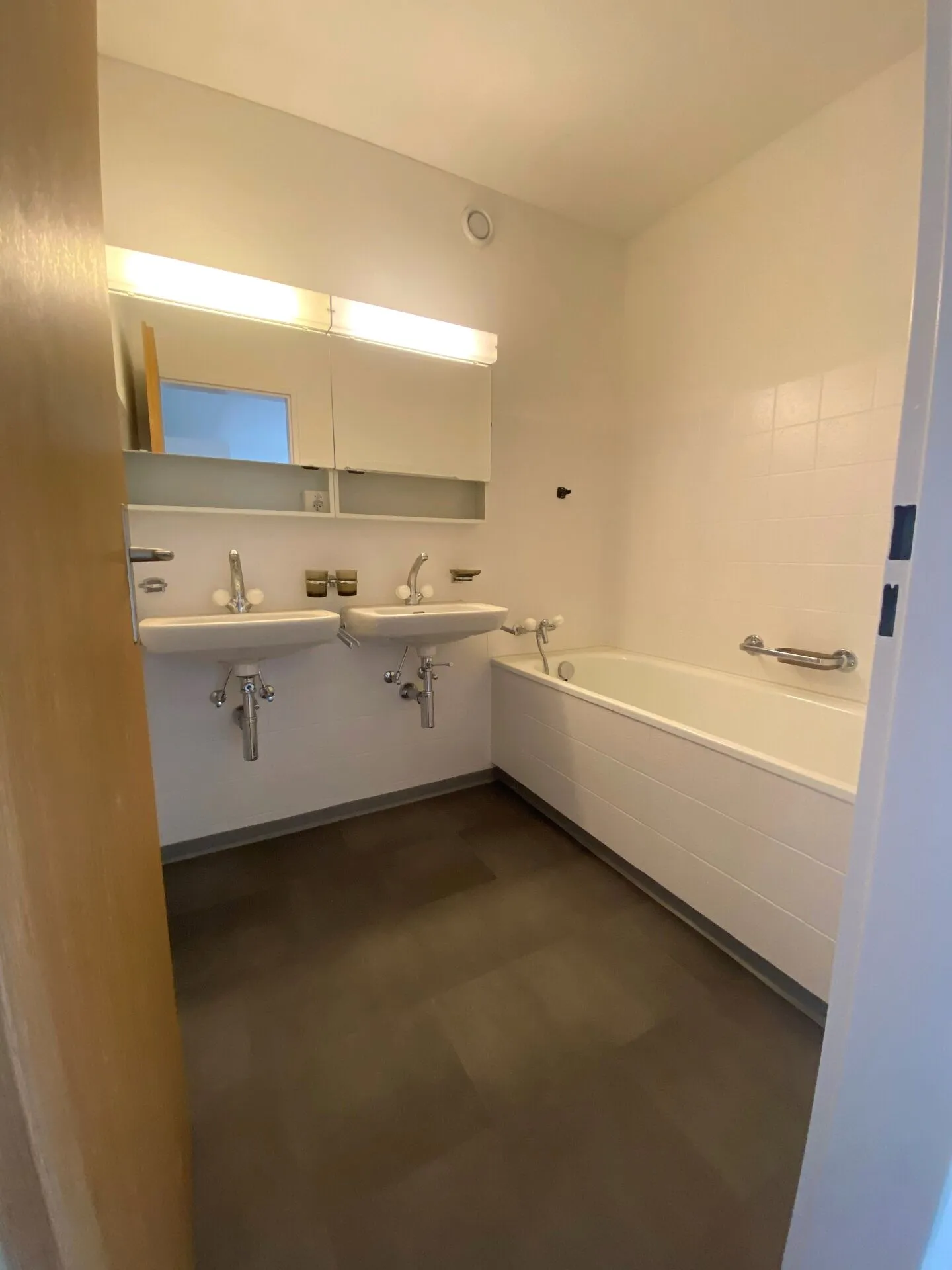 Bellissimo appartamento di 5,5 stanze con cucina aperta a St.Gallen - Est, vicino a Gallusmarkt - Foto 3 di 14