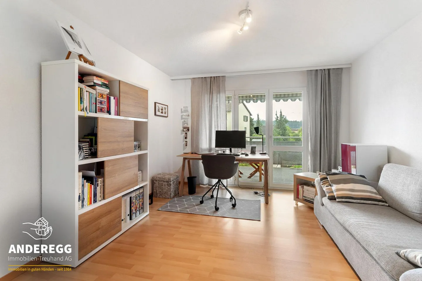 Bright 4.5-room apartment on the 2nd floor, elevator and hobby room in a central location - Photo 7 of 13