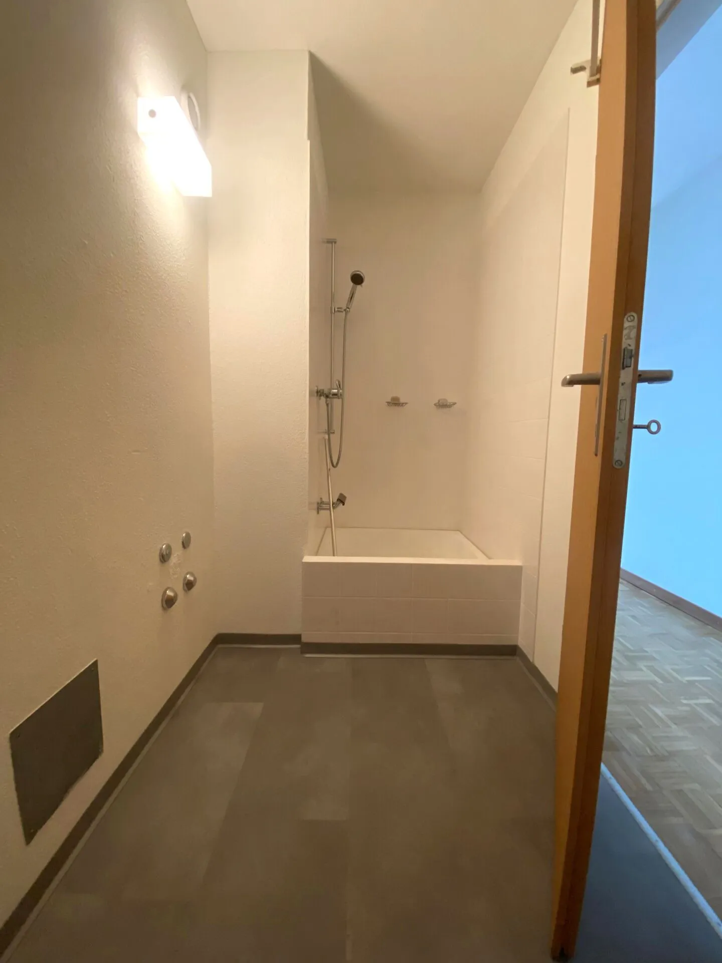 Bellissimo appartamento di 5,5 stanze con cucina aperta a St.Gallen - Est, vicino a Gallusmarkt - Foto 5 di 14