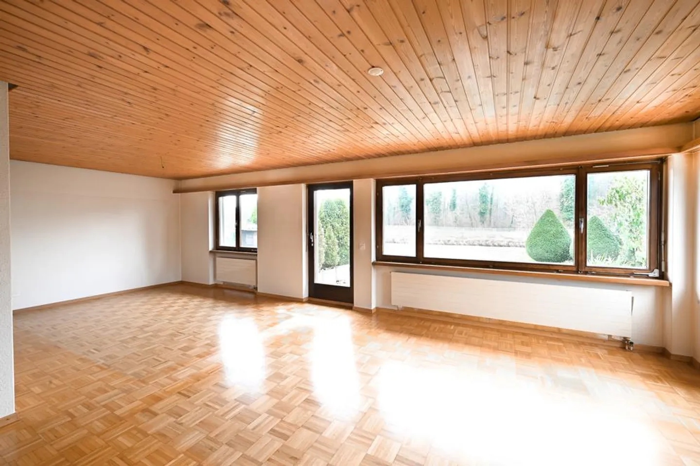 Living in the Green: Idyllic Property with Perspective - Photo 3 of 7