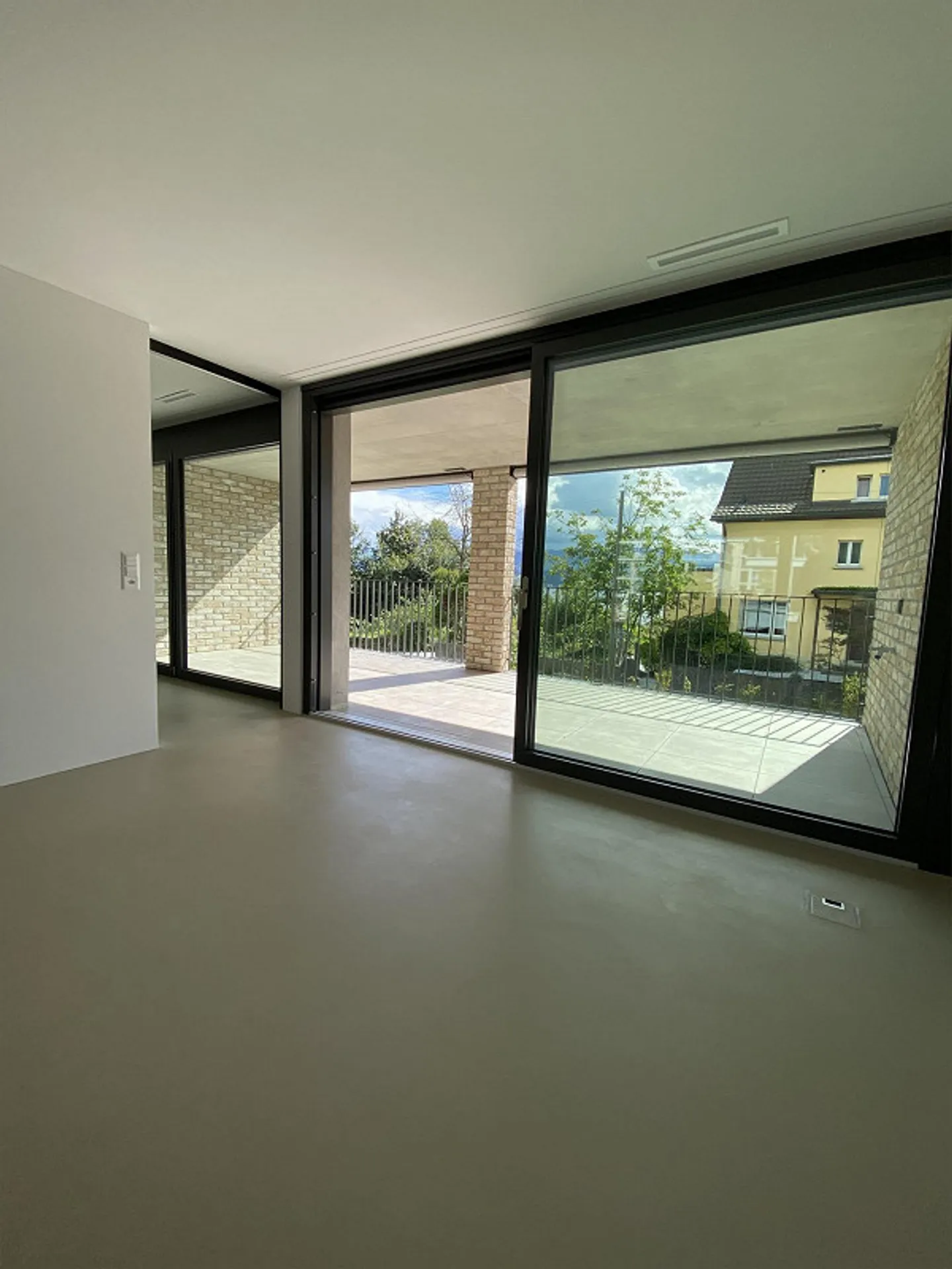 Exklusive 2.5-Zimmer-Neubauwohnung mit Seesicht und grosser Loggia - Foto 2 von 26