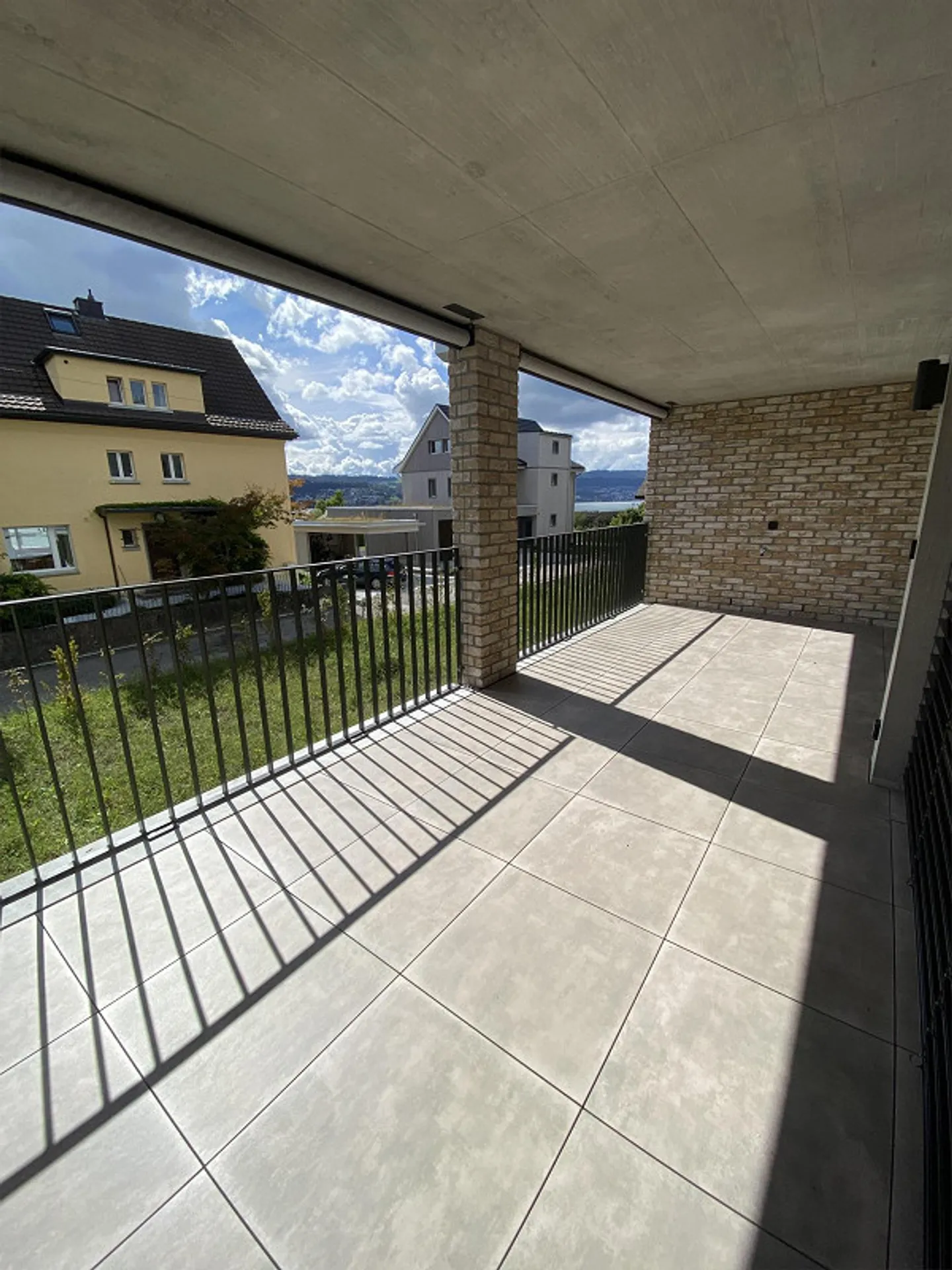 Exklusive 2.5-Zimmer-Neubauwohnung mit Seesicht und grosser Loggia - Foto 5 von 26