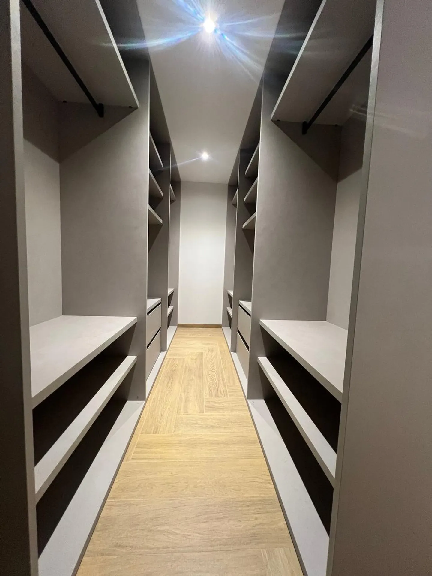 Moderne Villa mit atemberaubendem Blick in Lucens - 5,5 Zimmer - Foto 7 von 11