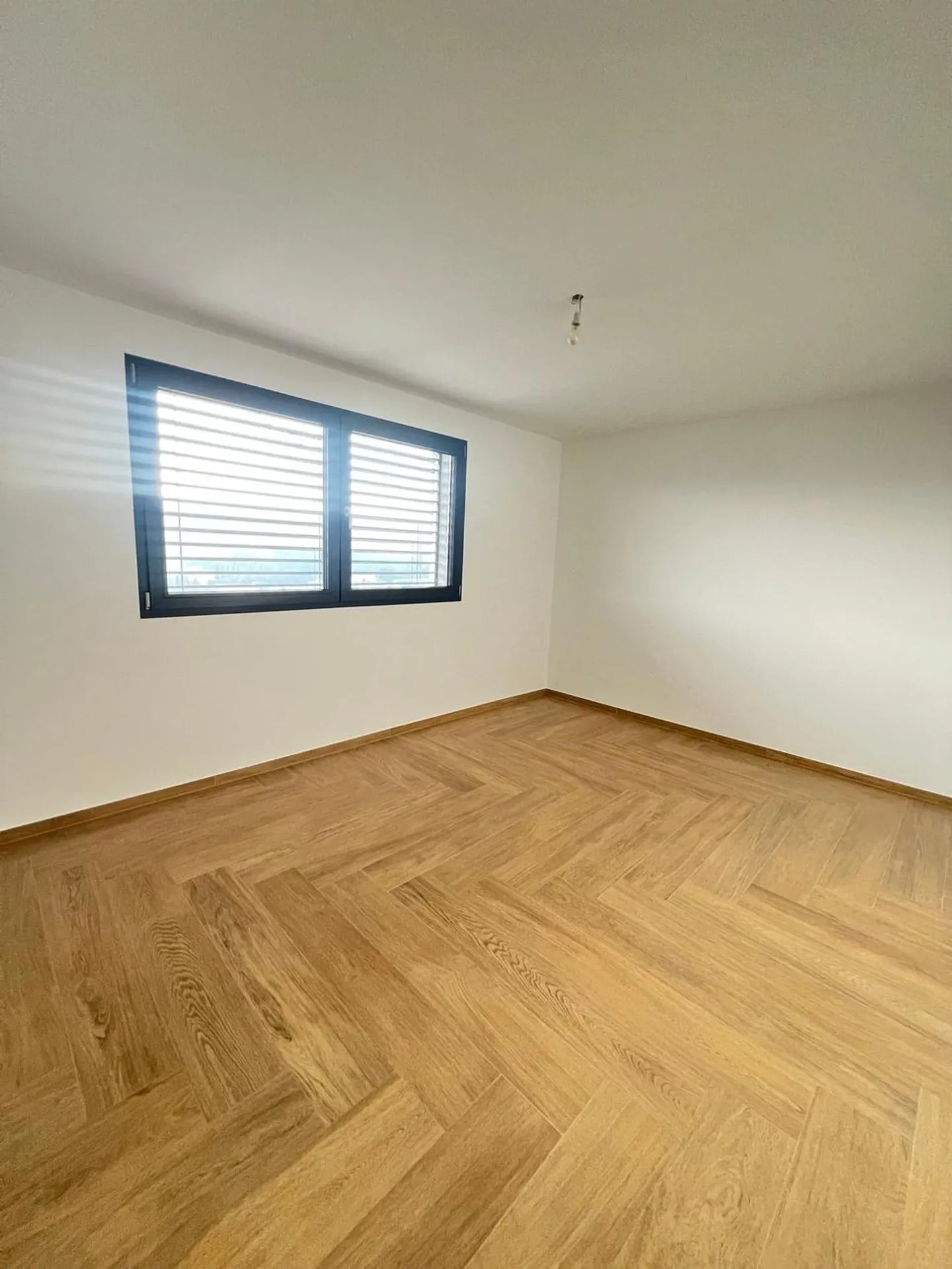 Moderne Villa mit atemberaubendem Blick in Lucens - 5,5 Zimmer - Foto 8 von 11