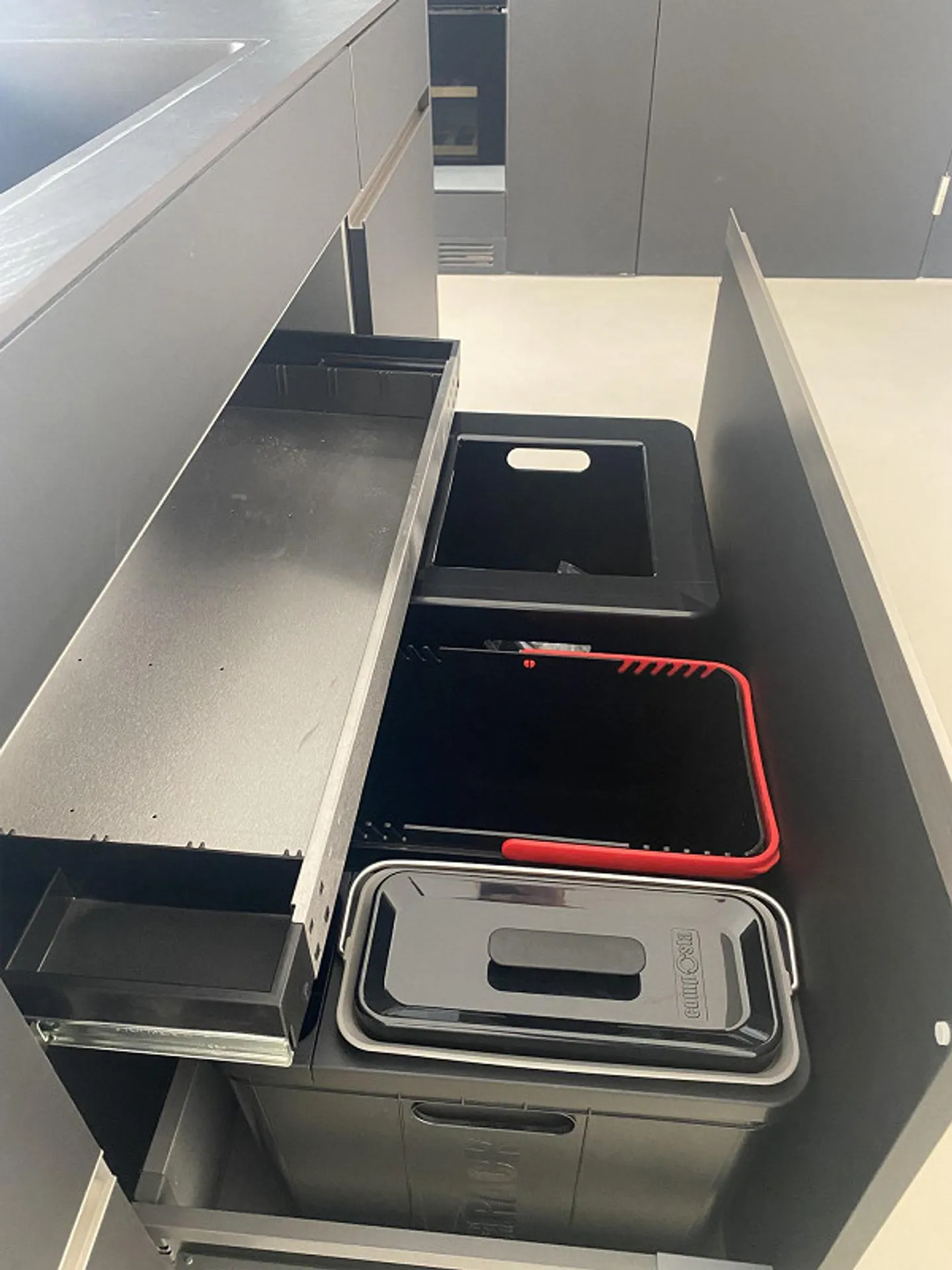 Exklusive 2.5-Zimmer-Neubauwohnung mit Seesicht und grosser Loggia - Foto 17 von 26
