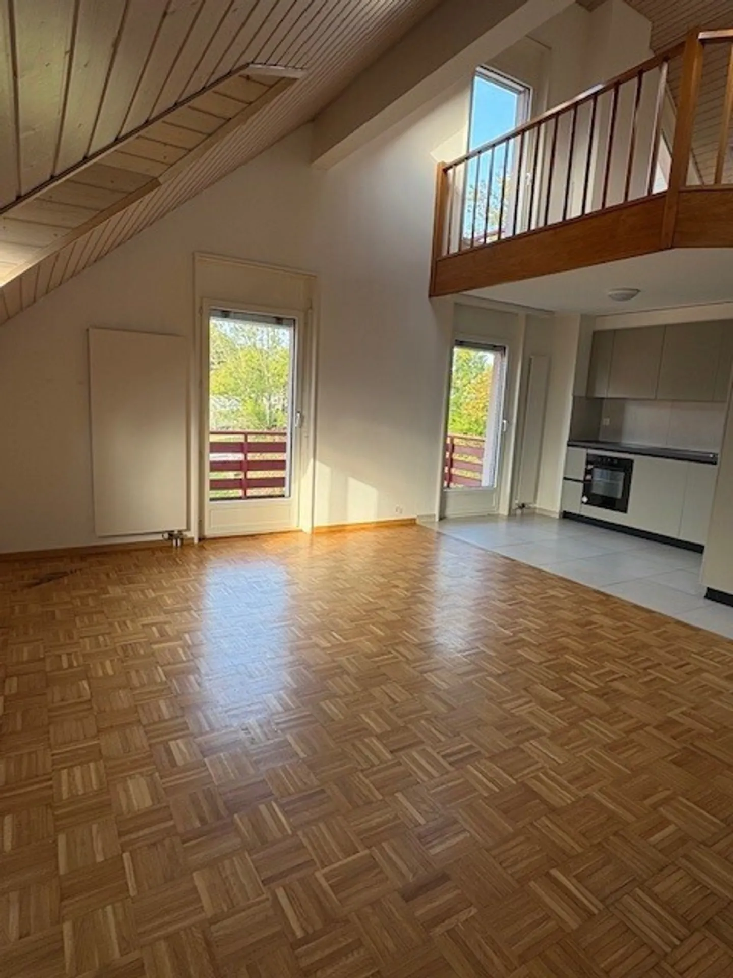 Superb 5-room duplex apartment in Tolochenaz - Photo 3 of 7