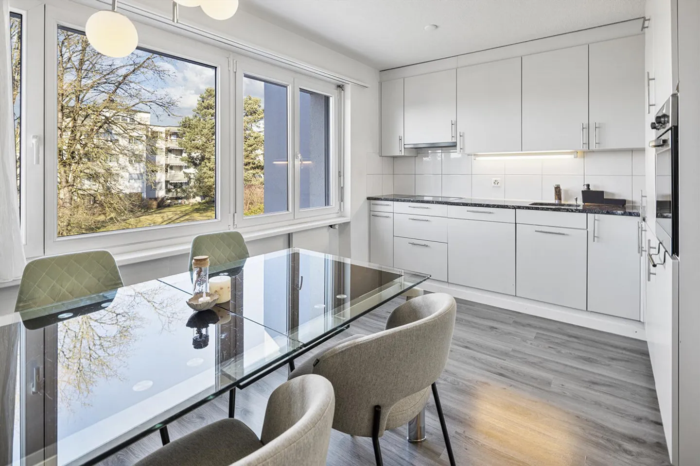 Centrally located, quiet home: Oasis with plenty of space to live - Photo 4 of 14