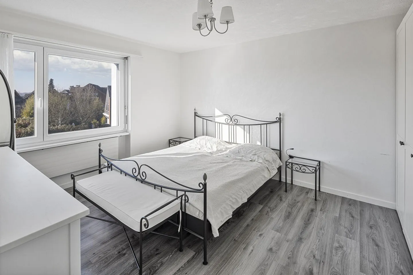 Centrally located, quiet home: Oasis with plenty of space to live - Photo 7 of 14