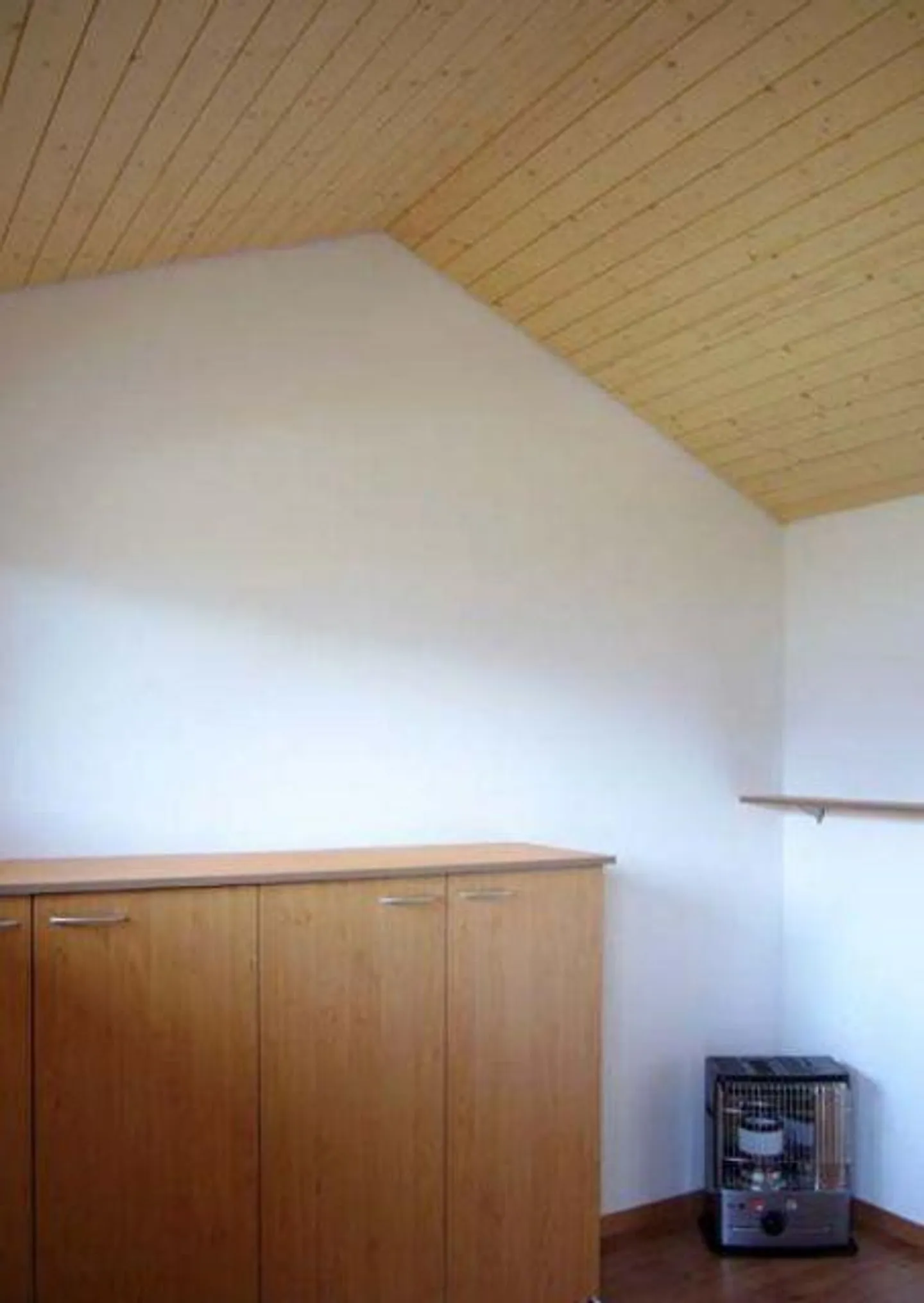 Rebberg mit Holzhäuschen an einer Panoramaaussichtslage - Foto 8 von 16