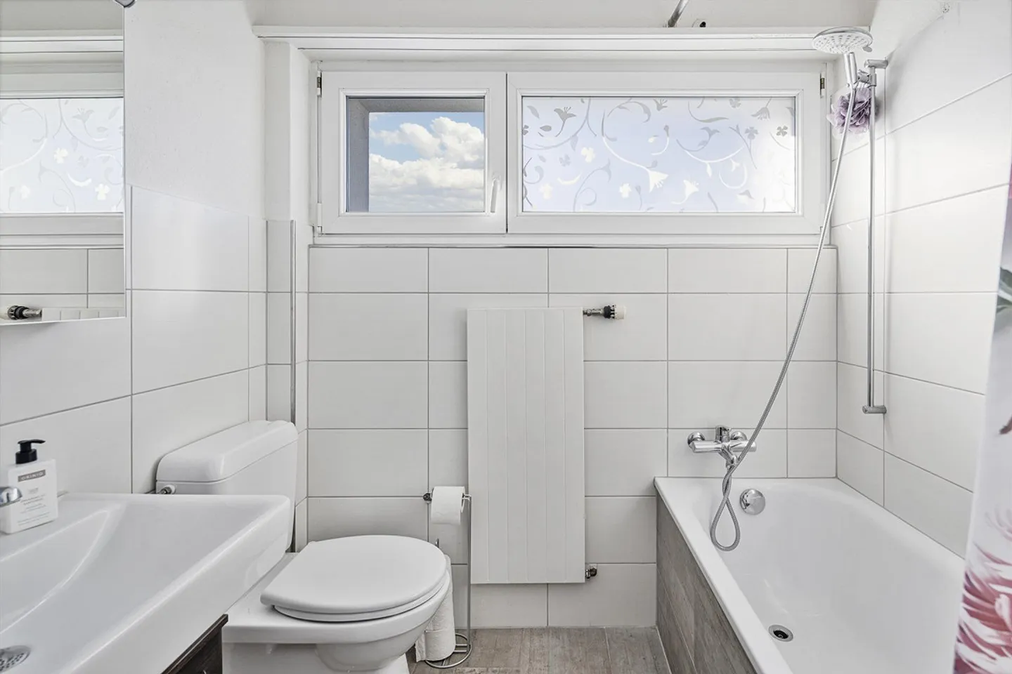 Centrally located, quiet home: Oasis with plenty of space to live - Photo 11 of 14