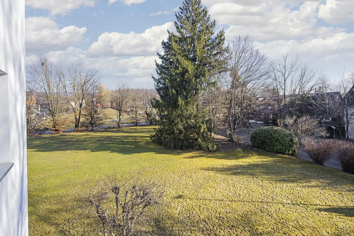 Centrally located, quiet home: Oasis with plenty of space to live - Photo 12 of 14