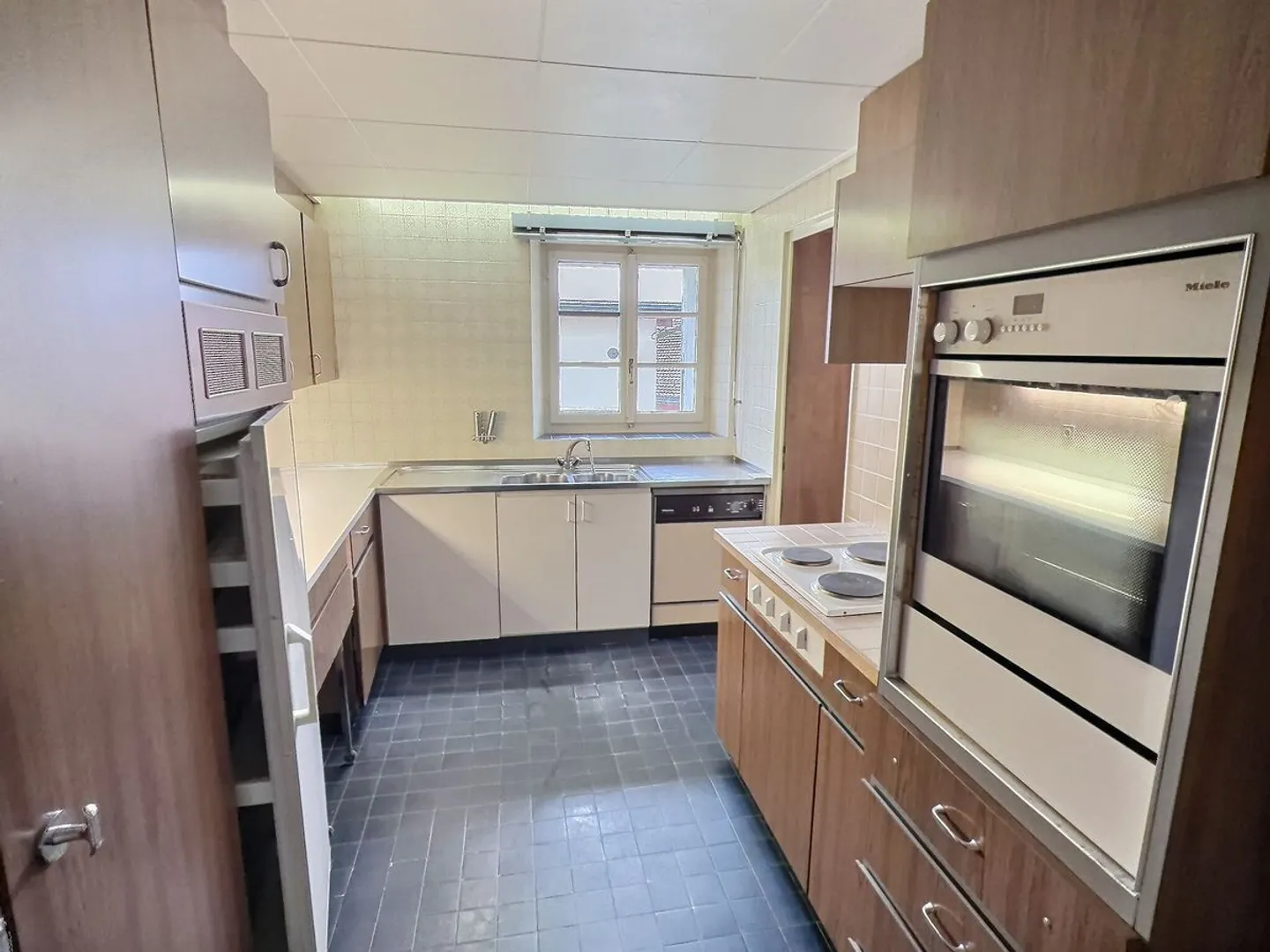 Ampio appartamento di 4,5 stanze a Saint-Croix - Foto 4 di 8