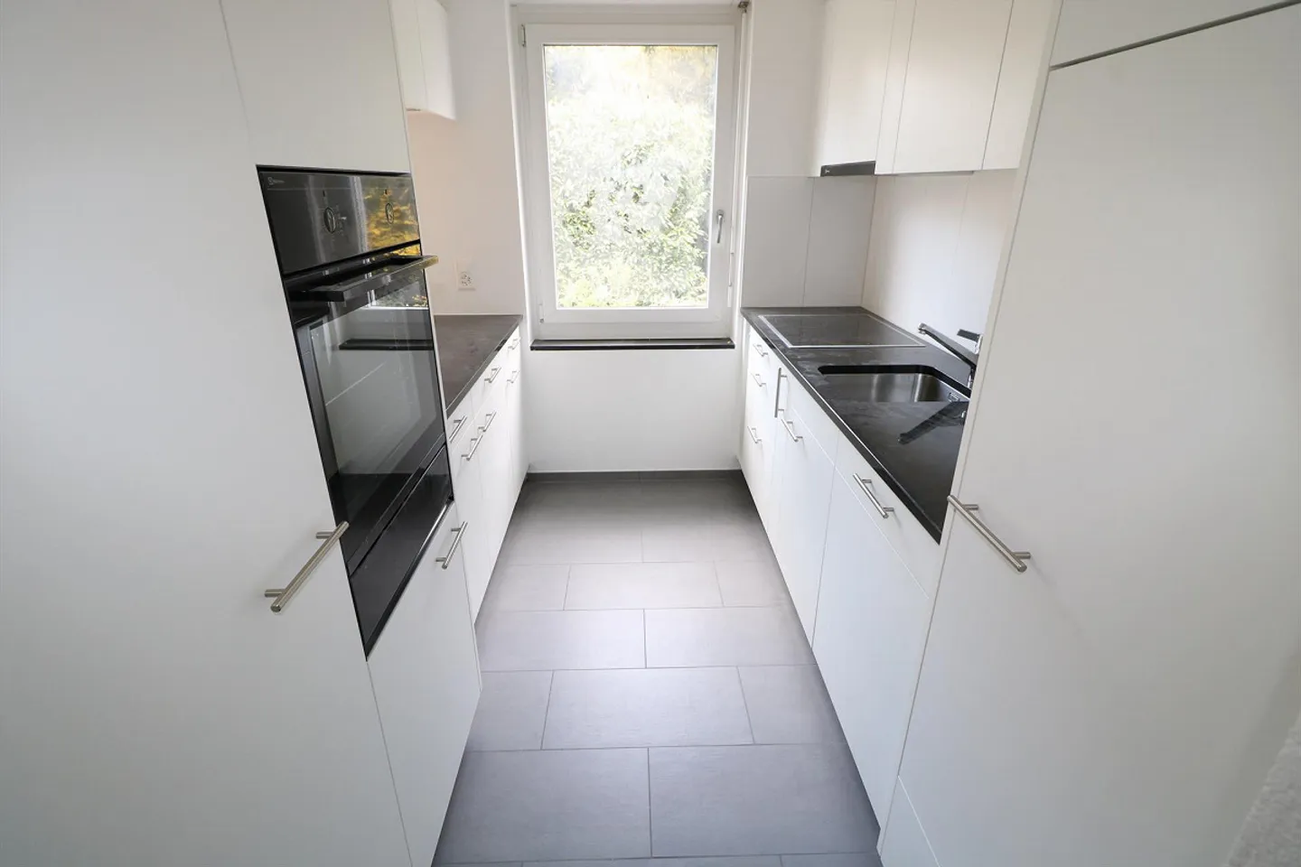Appartamento ristrutturato di 3,5 locali in un tranquillo quartiere residenziale - Foto 2 di 7