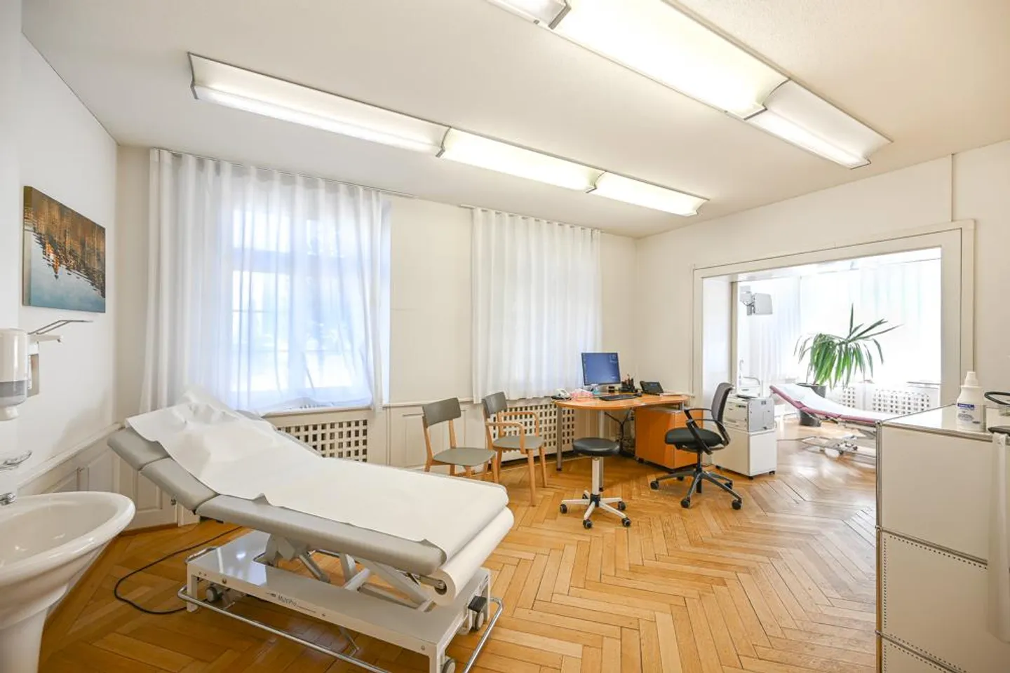 Office, Practice and Commercial Building in a Central Location - Photo 4 of 7