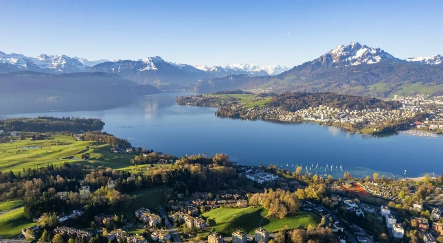Loge above Lake Lucerne, elegant row house jewel in Lucerne - Photo 12 of 12