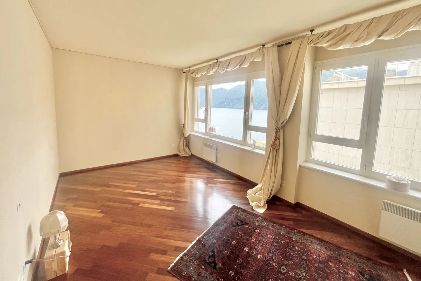 Lugano Centro: Appartamento 4,5 locali con terrazza e vista lago, in vendita come seconda residenza - Foto 10 di 13