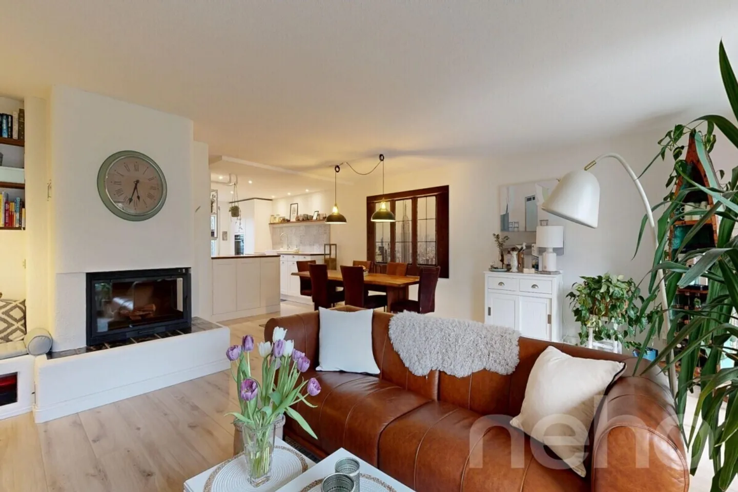 Renovated Corner Townhouse with Beautiful Garden - Photo 3 of 12