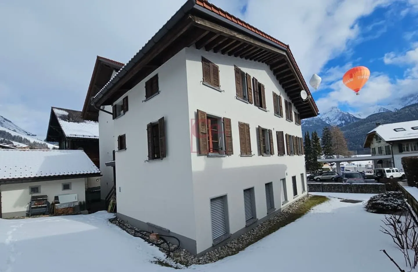 Appartamento di 3 stanze, vicino al centro del villaggio - Foto 1 di 3