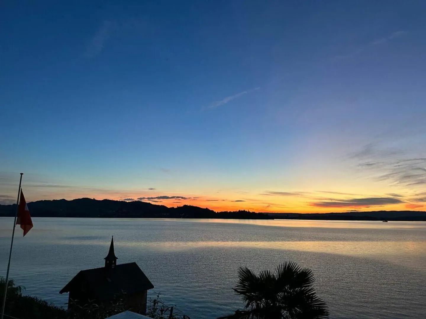 Casa a schiera angolare in una posizione privilegiata sulla pendice ovest con vista sul lago di Zugo - Foto 11 di 11