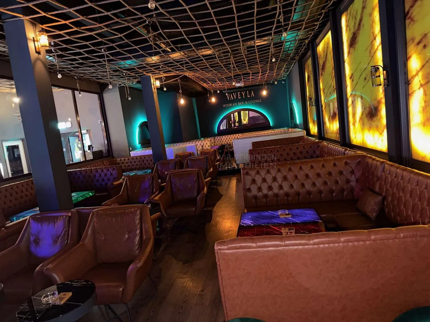 Bar et lieu d'événement bien établi à louer - Photo 4 sur 8