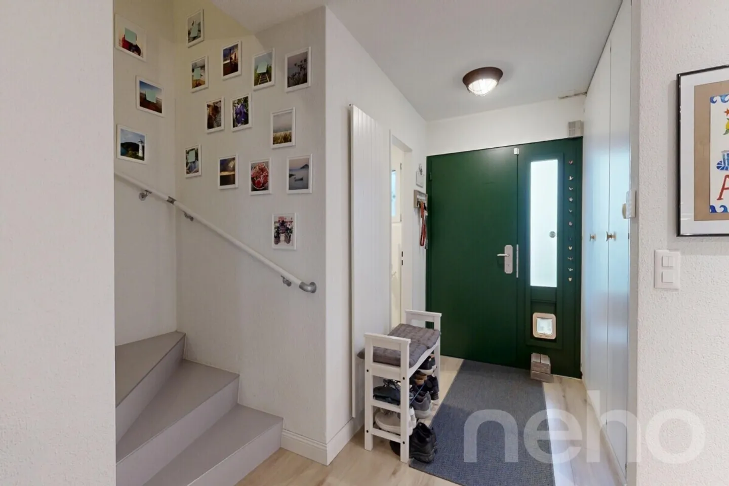 Renovated Corner Townhouse with Beautiful Garden - Photo 12 of 12