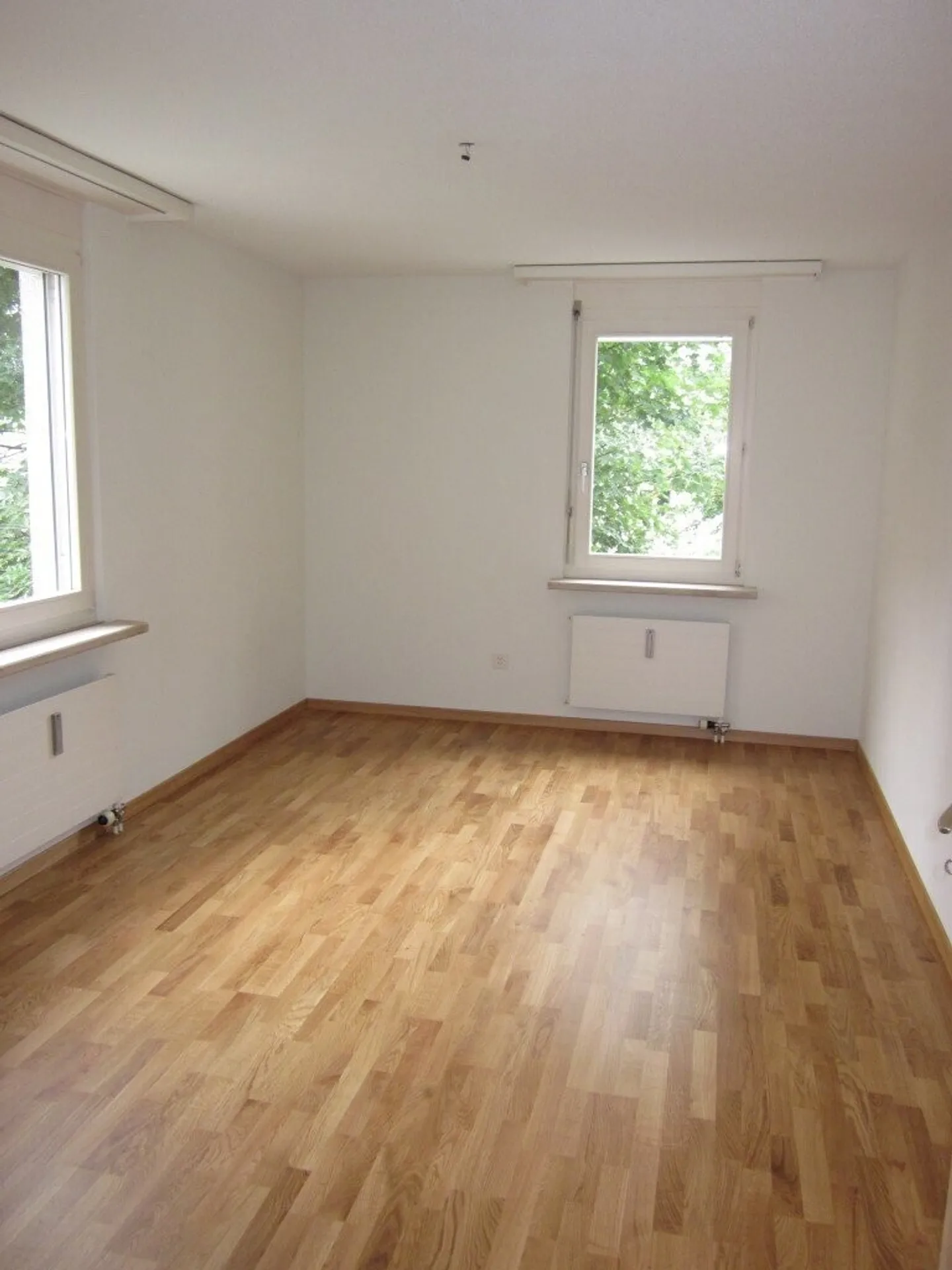 Modern & spacious 4.5 room apartment with garden seating area - Photo 3 of 6