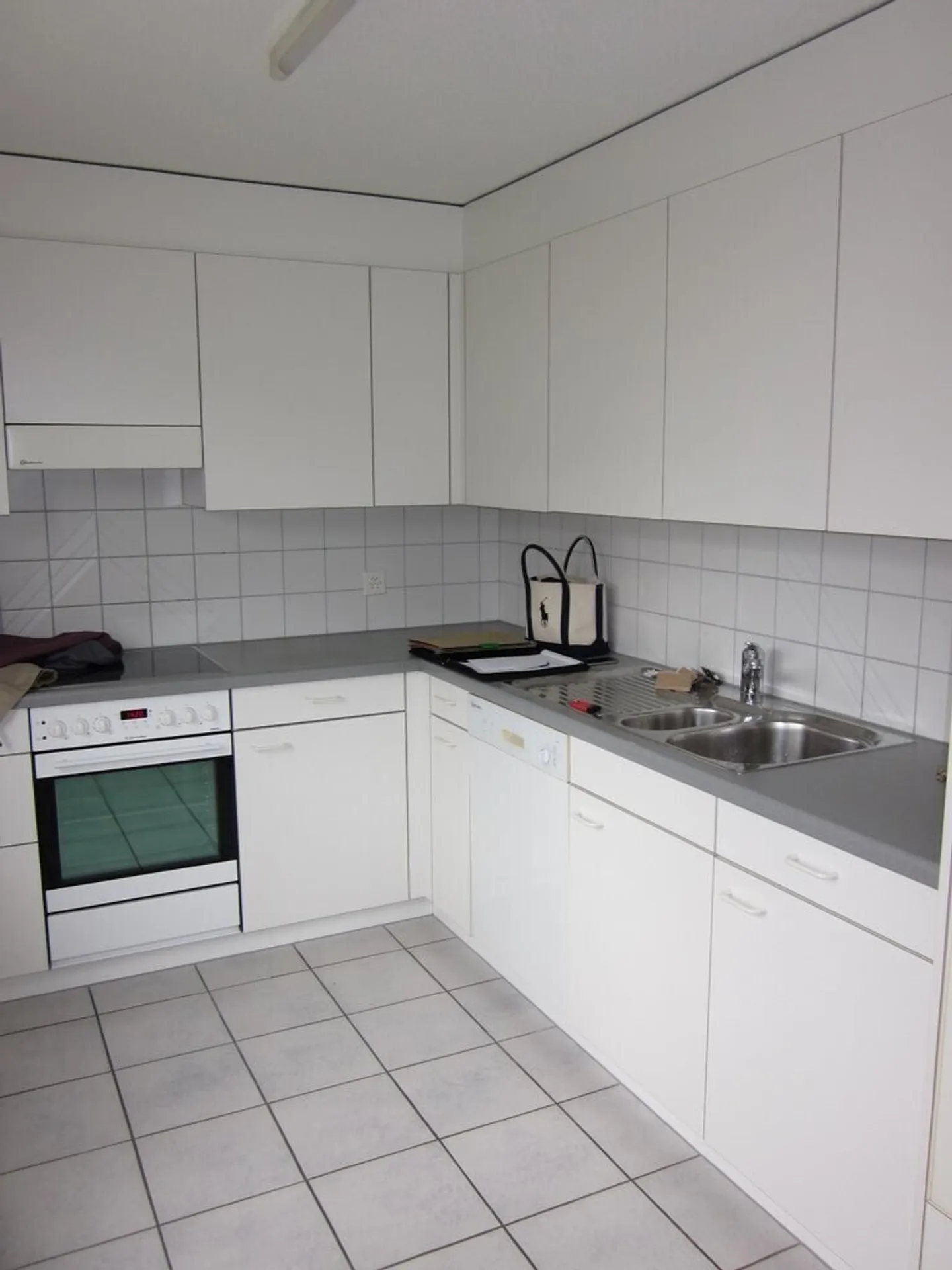 Modern & spacious 4.5 room apartment with garden seating area - Photo 4 of 6