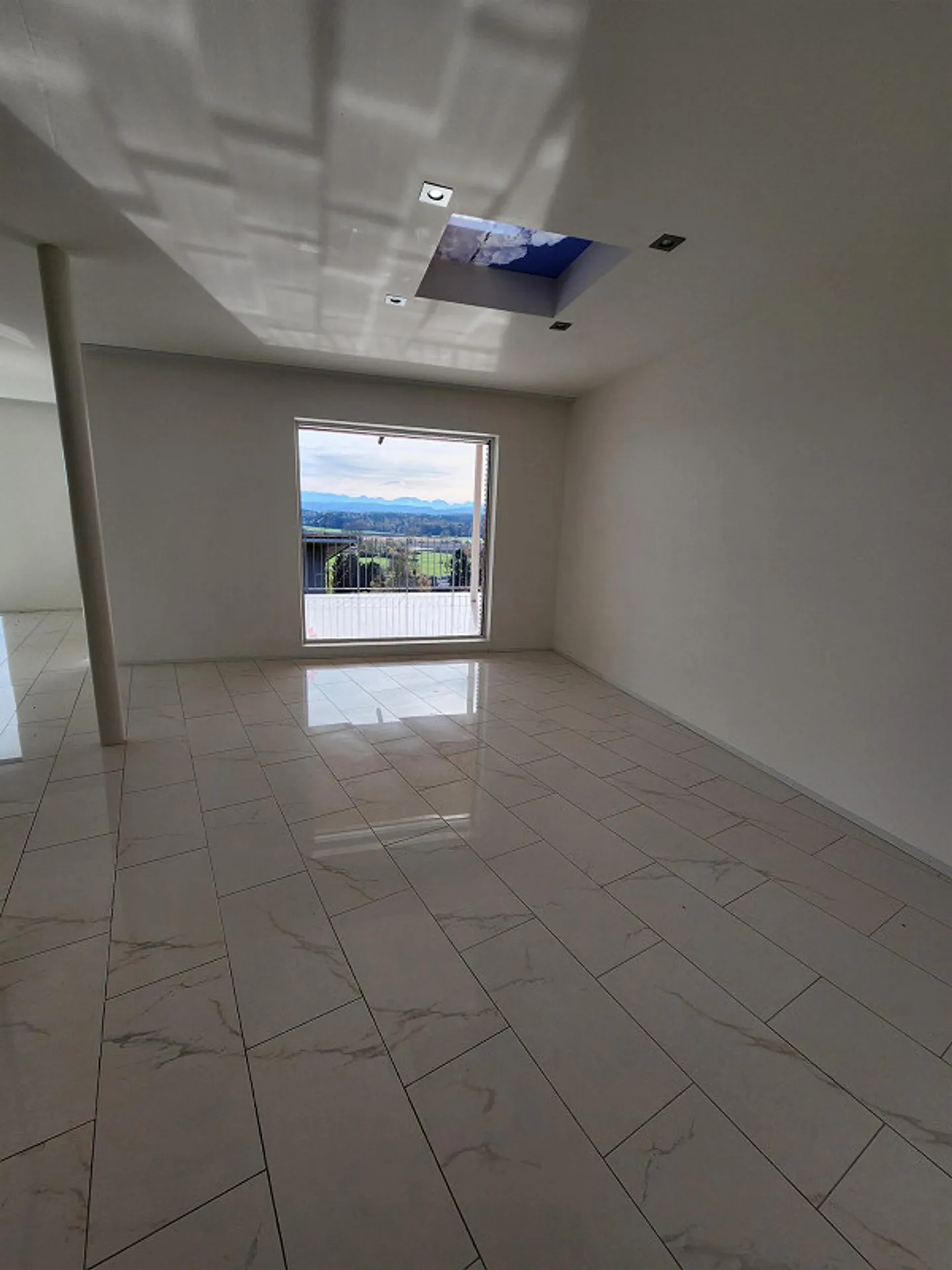 Aussergewöhnliche 3.5 Zimmer Duplex-Attika-Wohnung / 183m2 - Foto 6 von 24