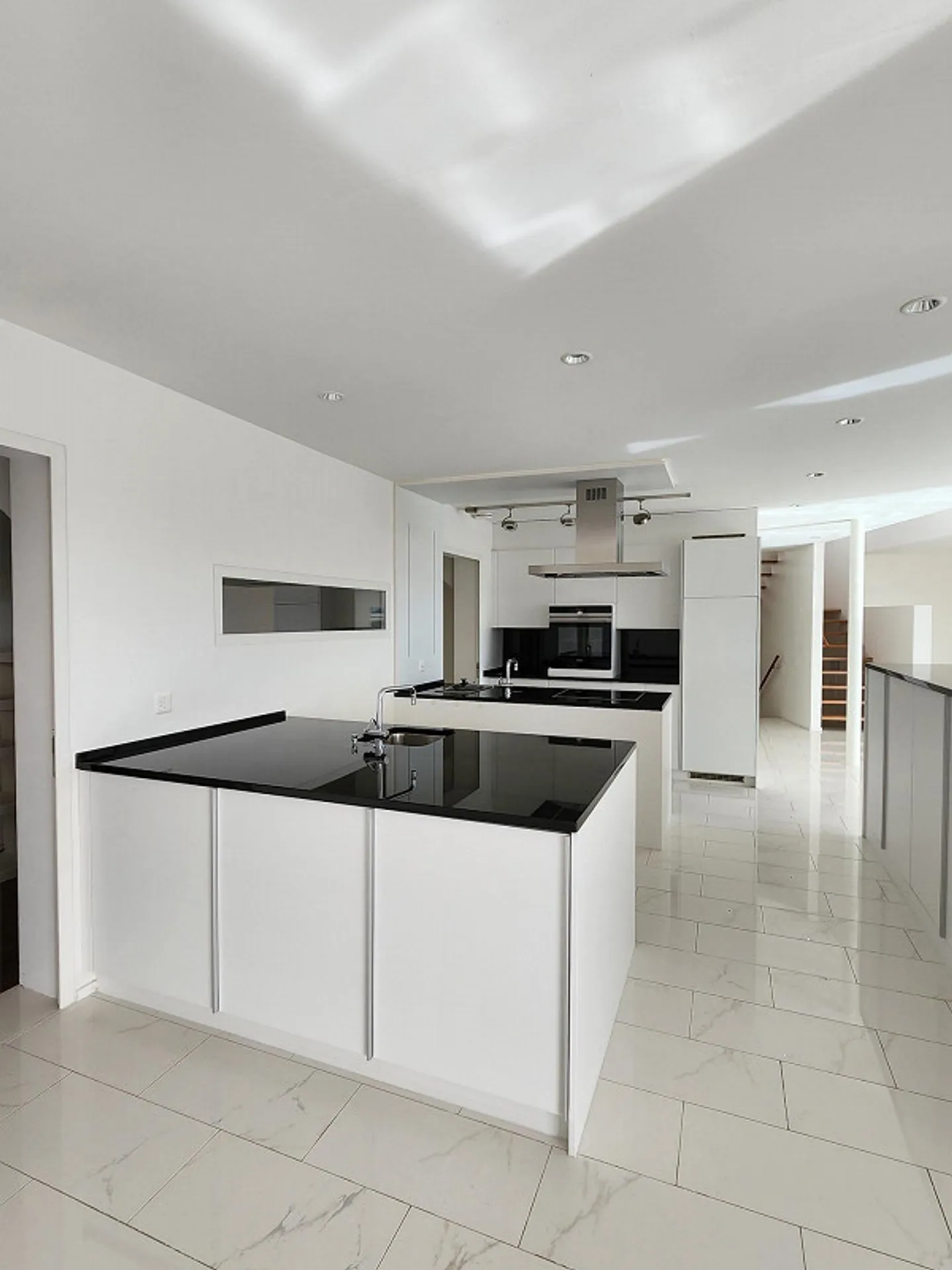 Aussergewöhnliche 3.5 Zimmer Duplex-Attika-Wohnung / 183m2 - Foto 7 von 24