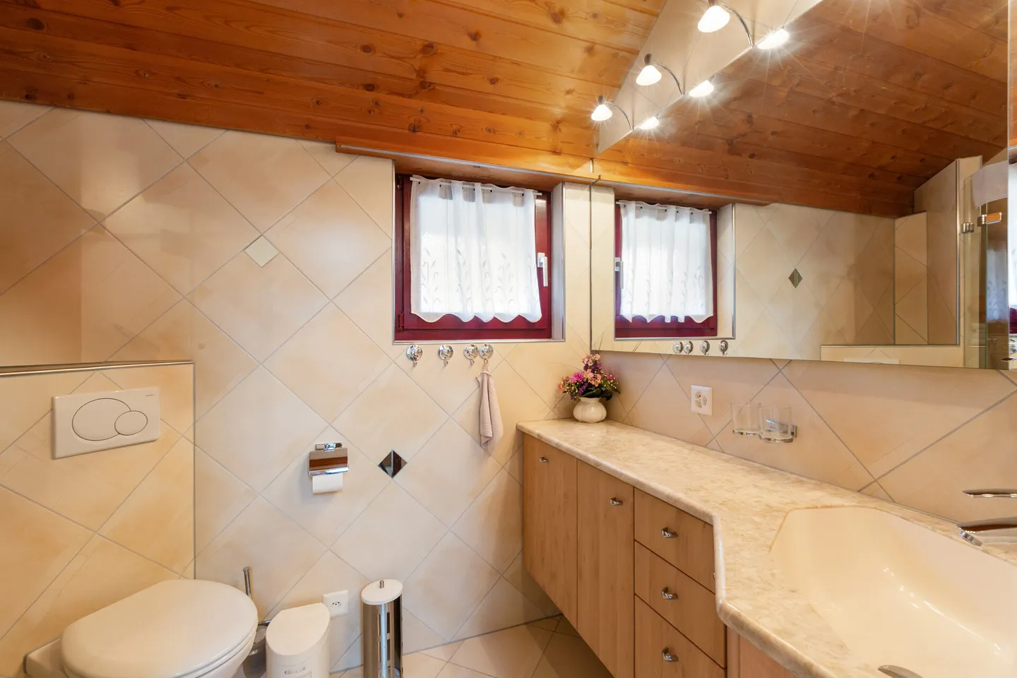 Vivere sul Reno: Incantevole casa di 5,5 stanze con diverse aree di sosta - Foto 12 di 15