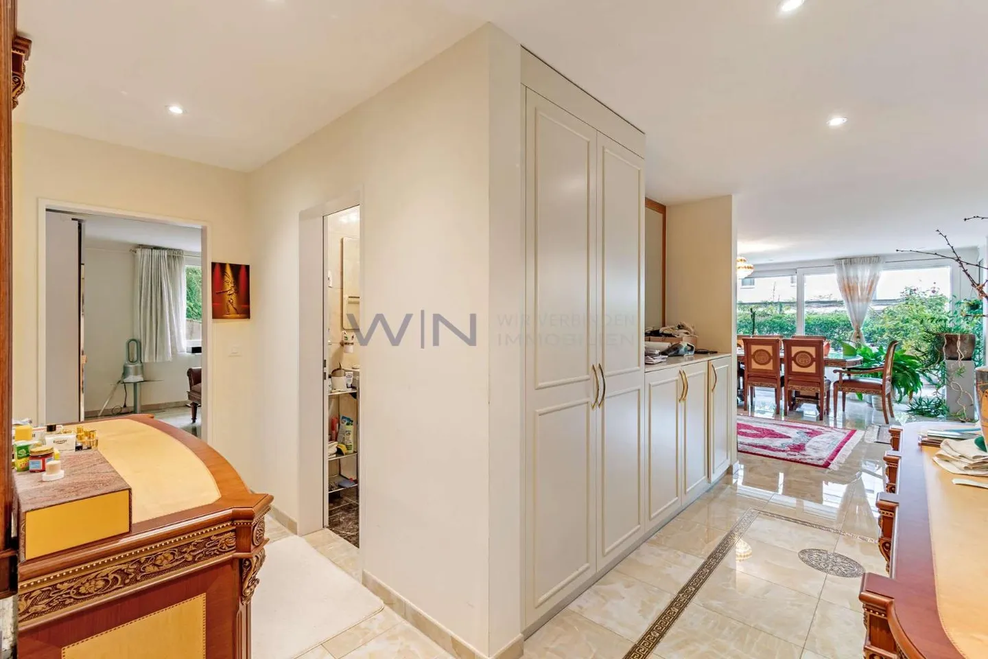 The Key to Happiness - Luxurious and Large Garden Apartment - Photo 6 of 12