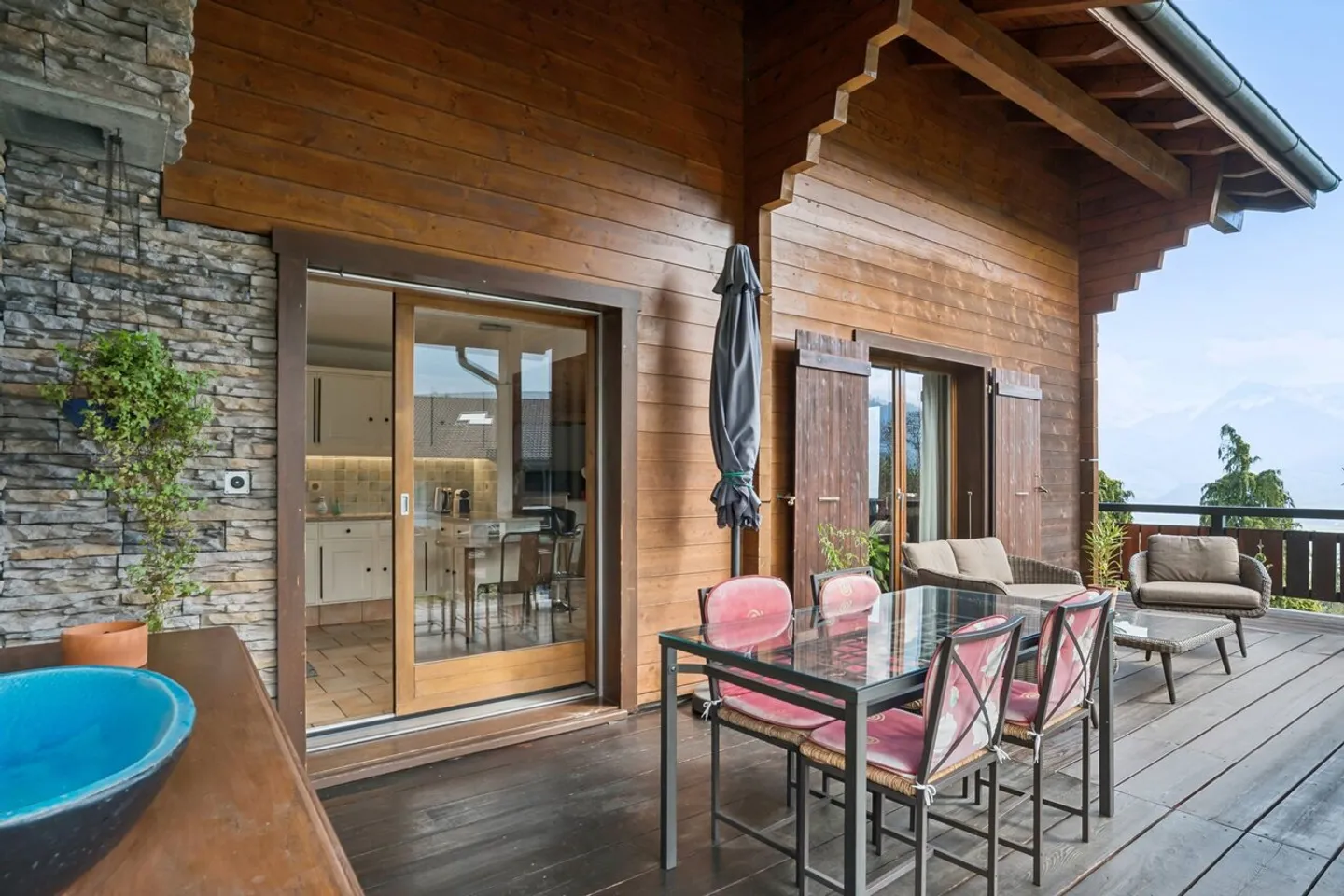 Chalet familial dans un cadre paisible - Photo 6 sur 13