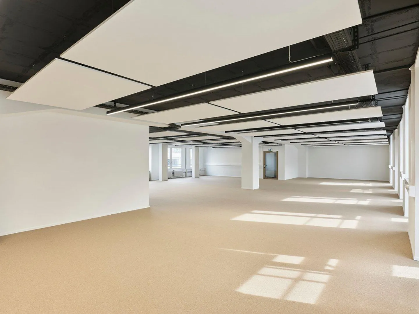 Flexible office spaces in the heart of Biel – freshly renovated & ready for immediate occupancy - Photo 7 of 11