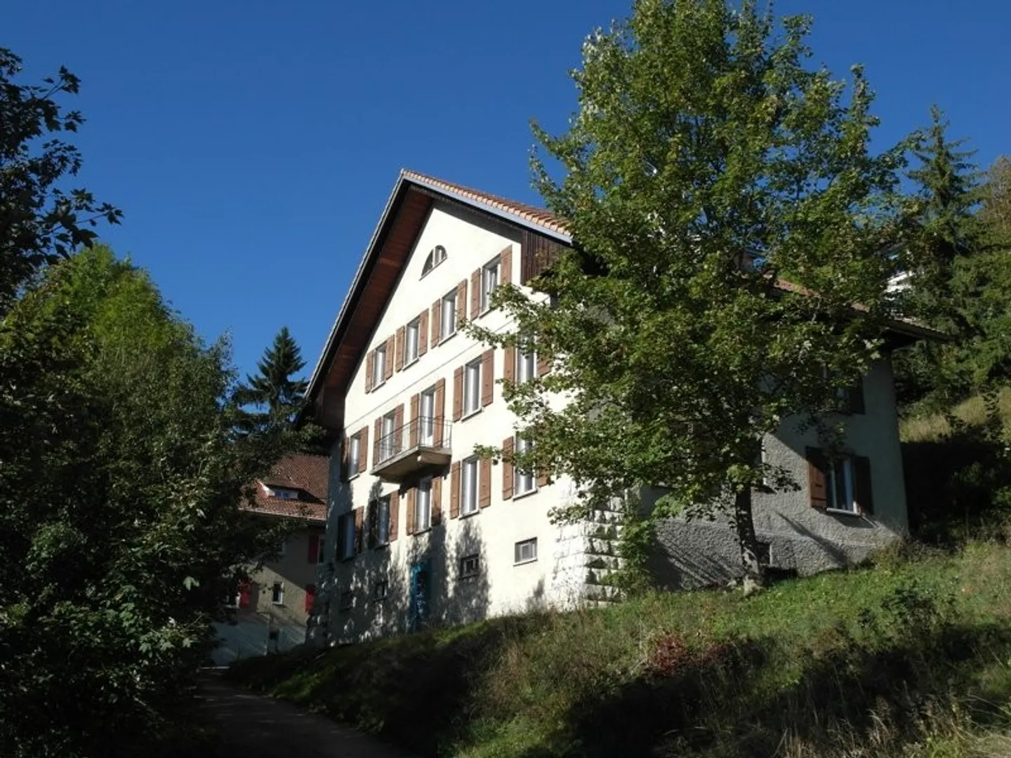 LARGE 2.5 ROOMS IN A QUIET NEIGHBORHOOD - Photo 6 of 7