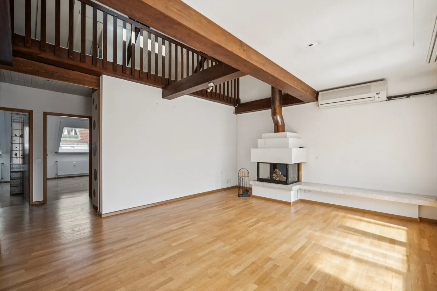 Attractive penthouse apartment with style and gallery - Photo 1 of 5