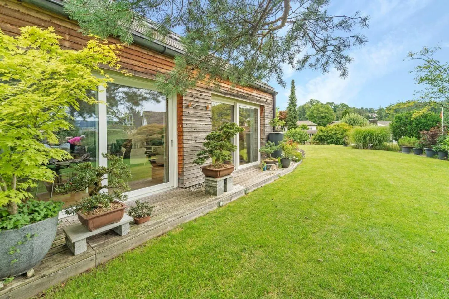 Detached single-family house with garden idyll and development potential - Photo 1 of 8