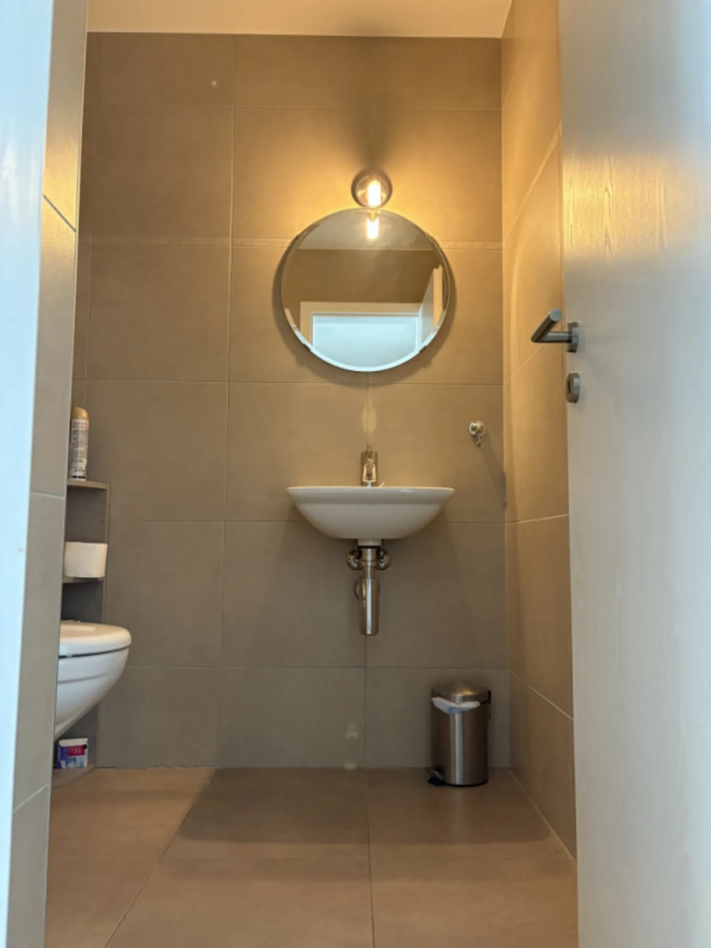 Magnificent, bright, high-end duplex of 4.5 rooms in the heart of Genolier - Photo 7 of 13