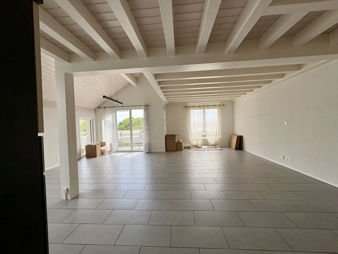 Magnificent, bright, high-end duplex of 4.5 rooms in the heart of Genolier - Photo 12 of 13