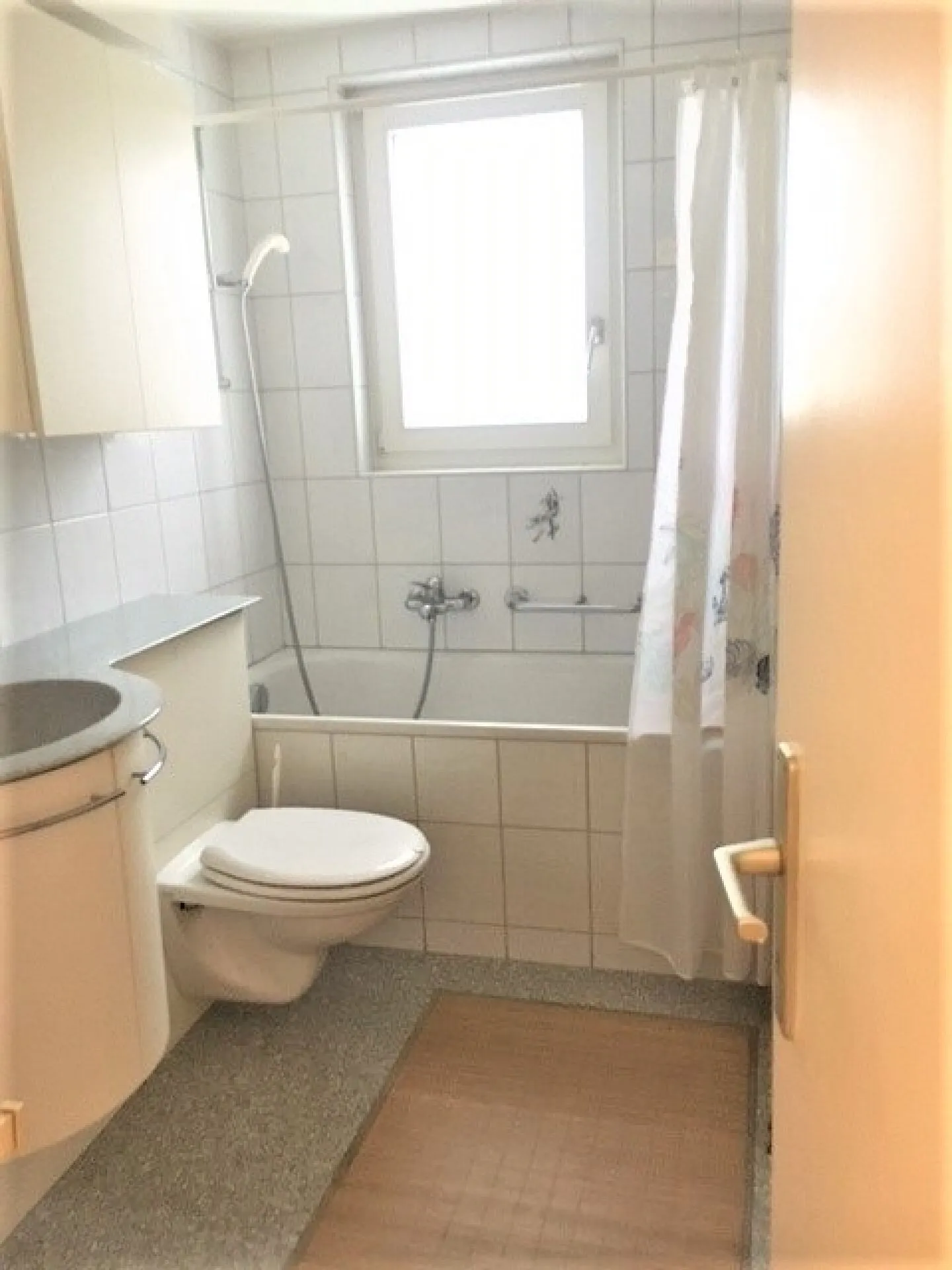 Cooperative 4-room apartment for rent - Photo 5 of 9