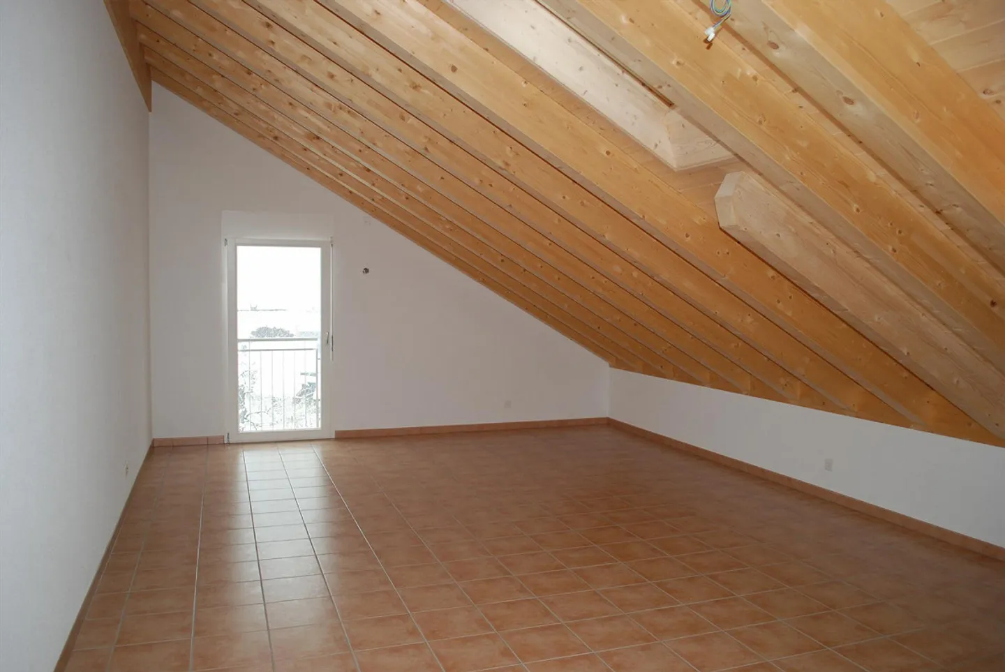 2.5 Room 90sqm Attic Apartment - Photo 4 of 10