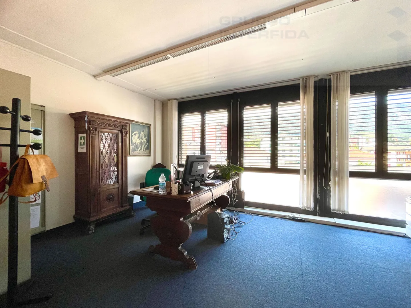 LARGE OFFICE SPACE - Photo 5 of 8