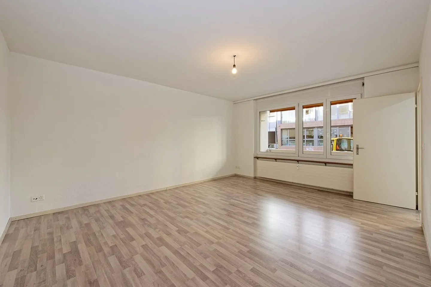 6.5-room apartment near Stücki Park - Photo 1 of 9