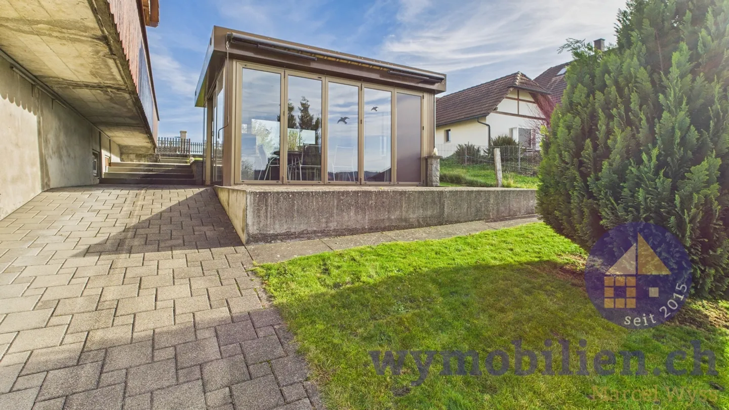 Mehrfamilienhaus mit 2 Wohnungen und Ausbaupotenzial  - Foto 7 von 12