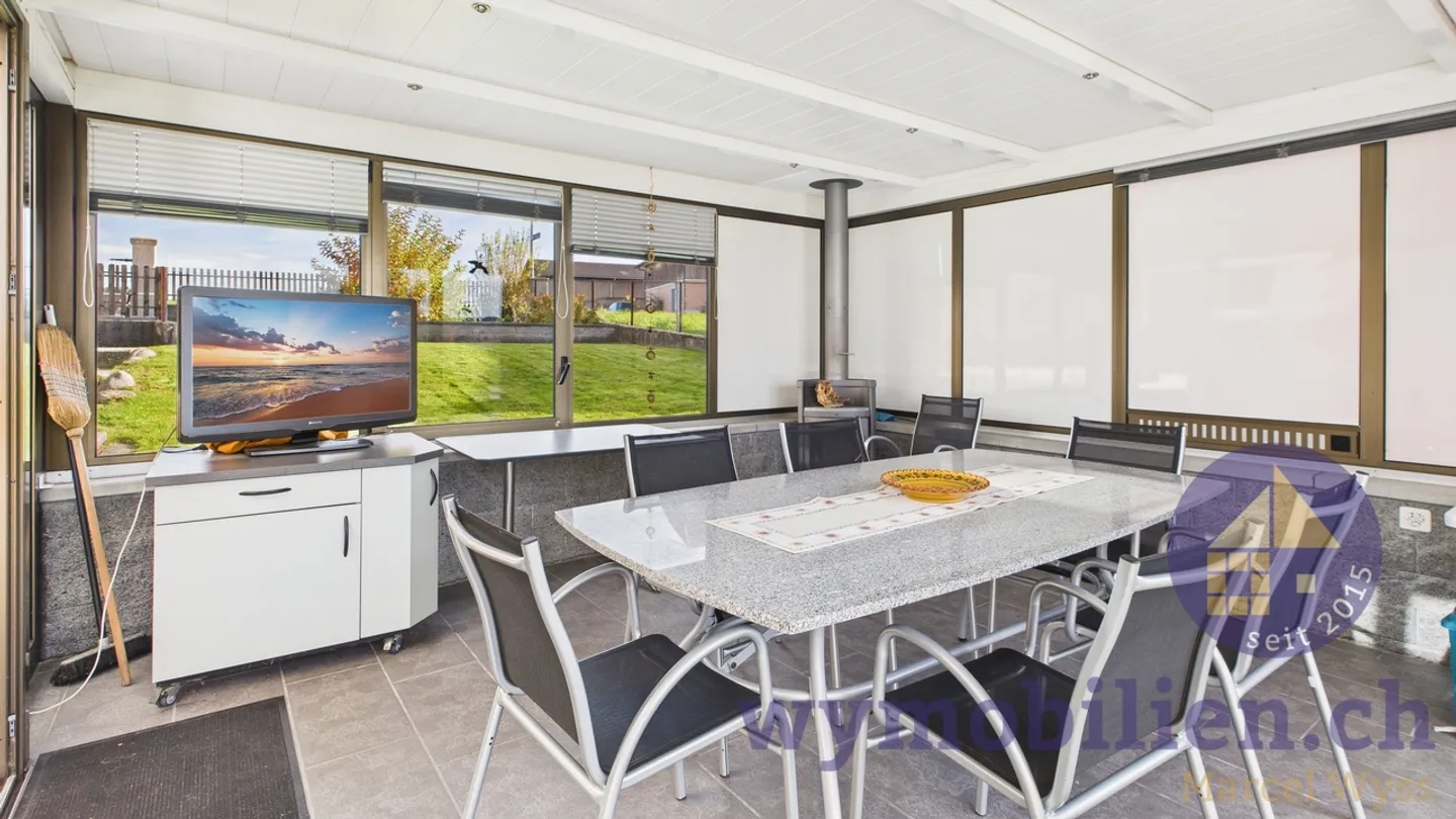 Mehrfamilienhaus mit 2 Wohnungen und Ausbaupotenzial  - Foto 8 von 12