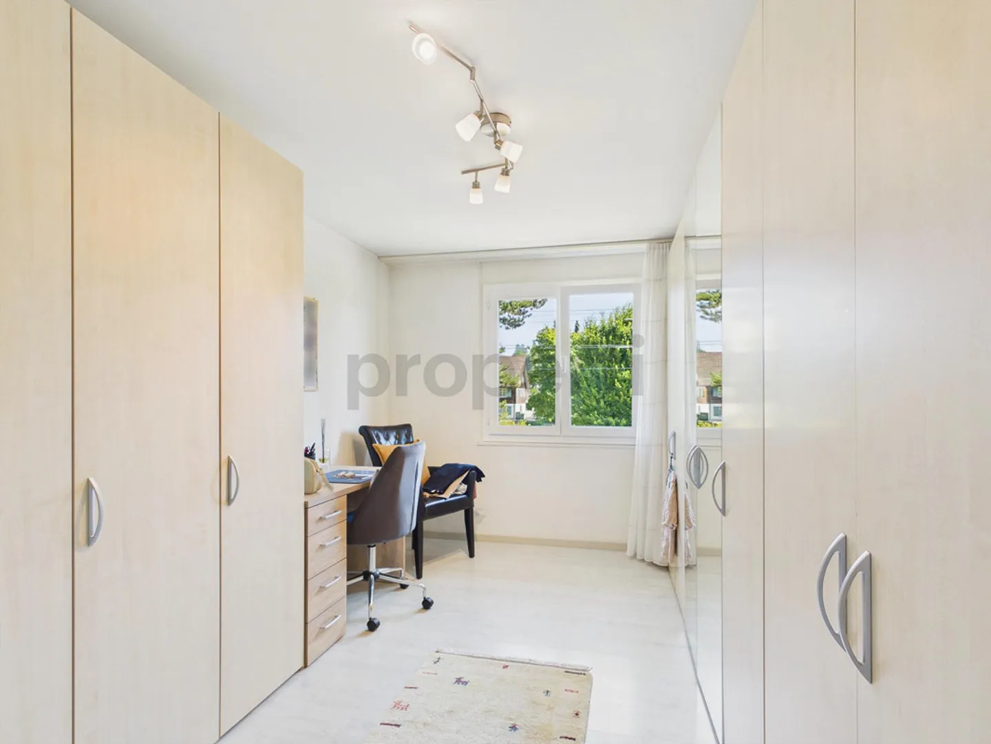 Light-filled living environment, barrier-free lift access and attractive... - Photo 9 of 14