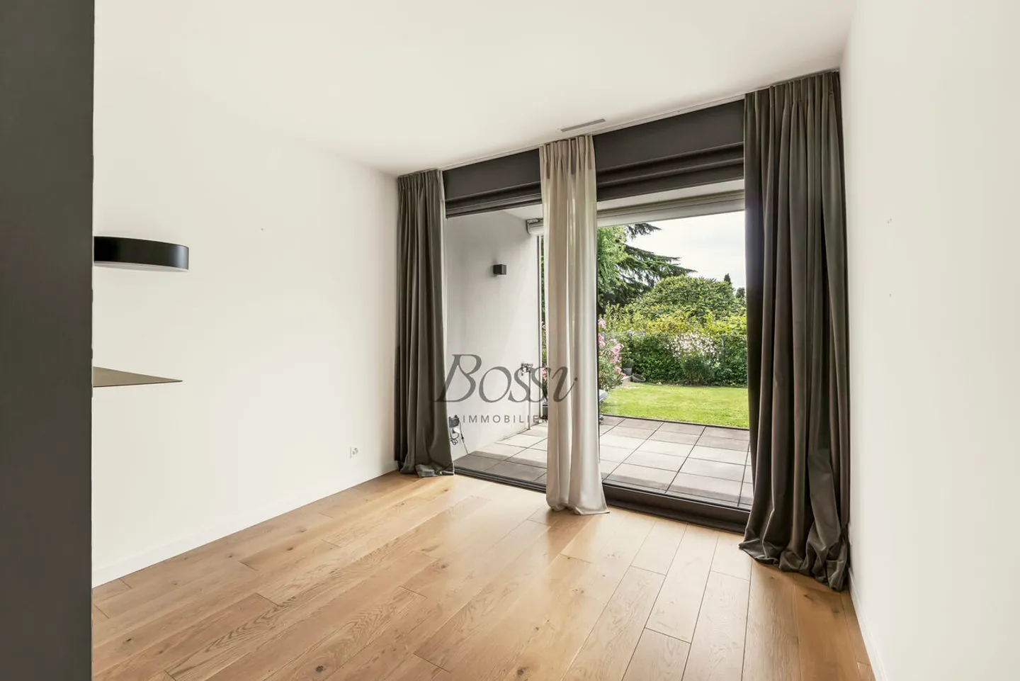 A 13 minuti dalla stazione di Coppet - Appartamento con giardino e vista lago - Foto 10 di 11